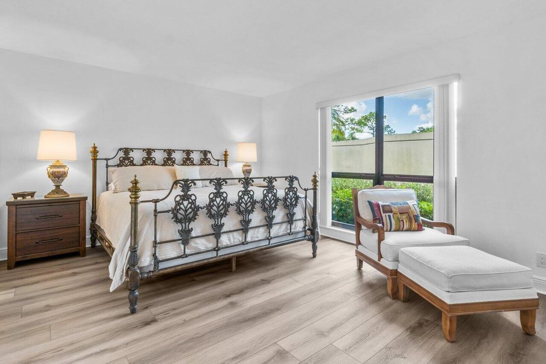 025-401BrackenWoodLaneSouth-PalmBeachGar