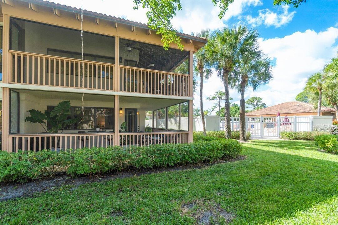 039-401BrackenWoodLaneSouth-PalmBeachGar