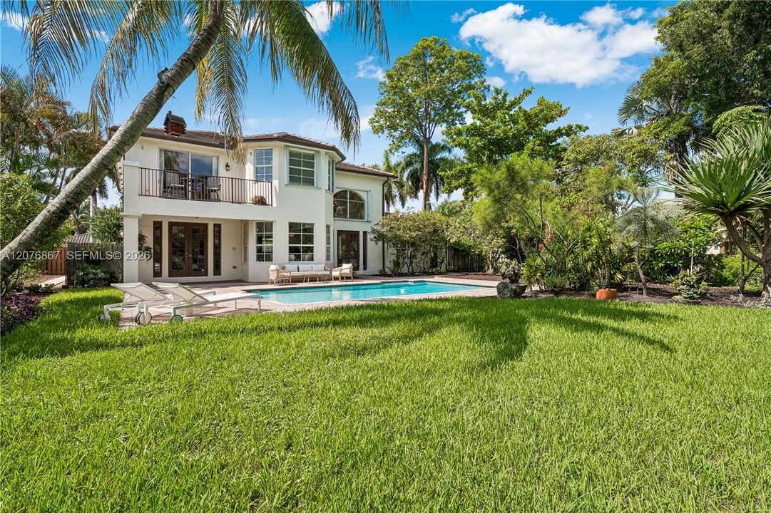 For Sale: $1,979,000 (6 beds, 4 baths, 3971 Square Feet)