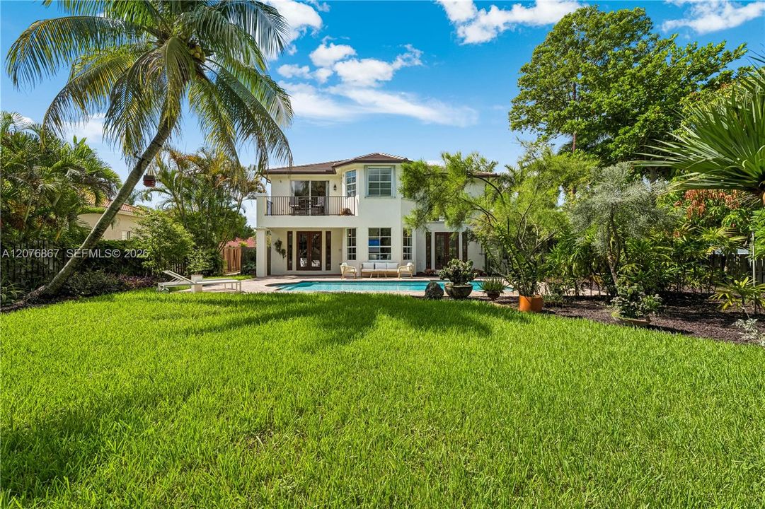 For Sale: $1,979,000 (6 beds, 4 baths, 3971 Square Feet)