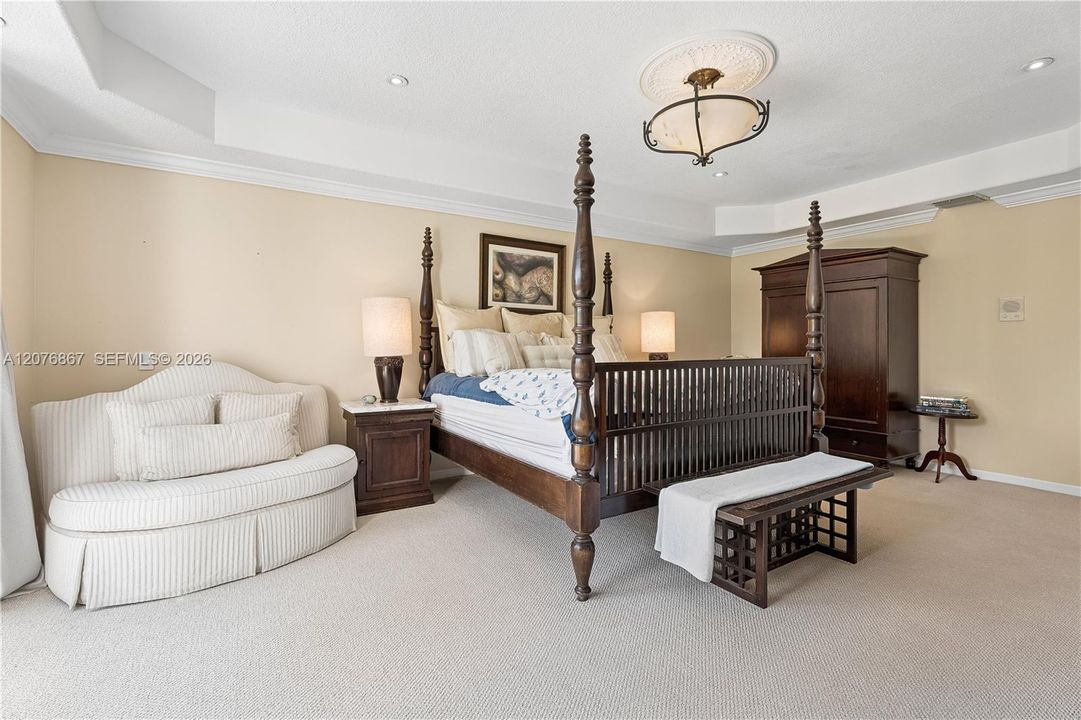 For Sale: $1,979,000 (6 beds, 4 baths, 3971 Square Feet)