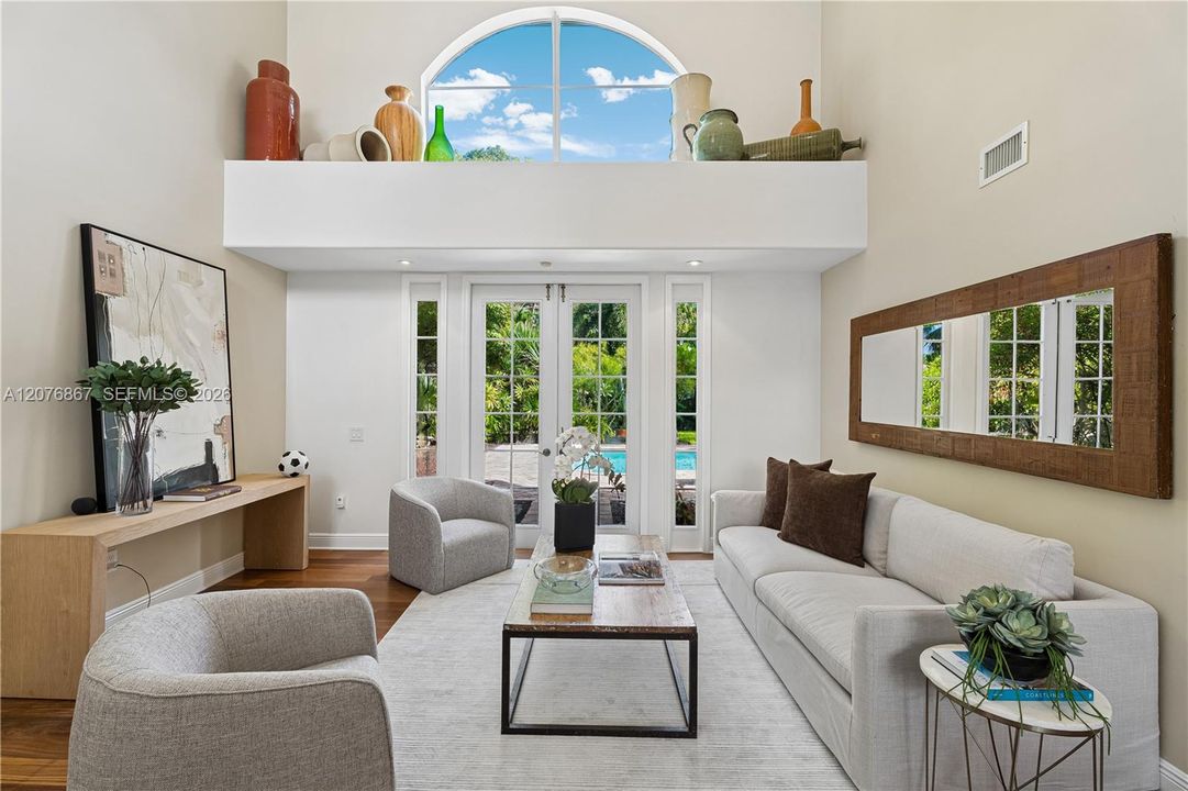 For Sale: $1,979,000 (6 beds, 4 baths, 3971 Square Feet)