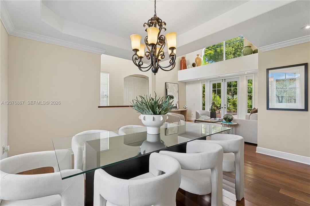 For Sale: $1,979,000 (6 beds, 4 baths, 3971 Square Feet)