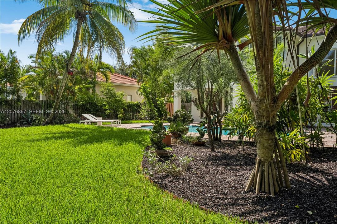 For Sale: $1,979,000 (6 beds, 4 baths, 3971 Square Feet)