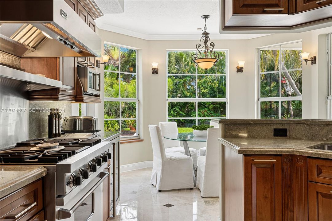 For Sale: $1,979,000 (6 beds, 4 baths, 3971 Square Feet)