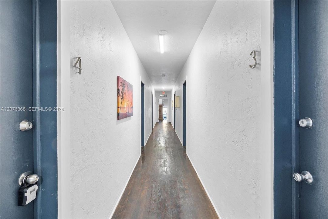 For Rent: $1,950 (1 beds, 1 baths, 5621 Square Feet)