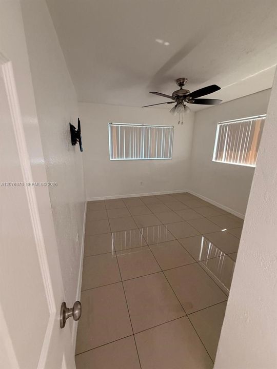 For Sale: $695,000 (5 beds, 4 baths, 1632 Square Feet)
