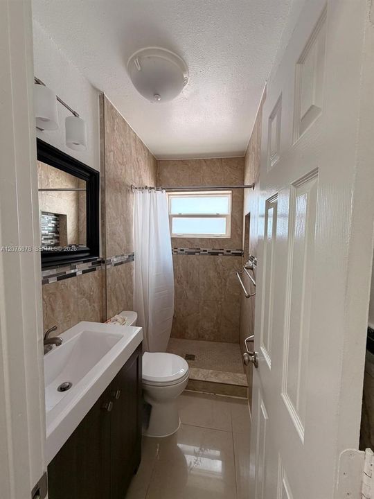 For Sale: $695,000 (5 beds, 4 baths, 1632 Square Feet)