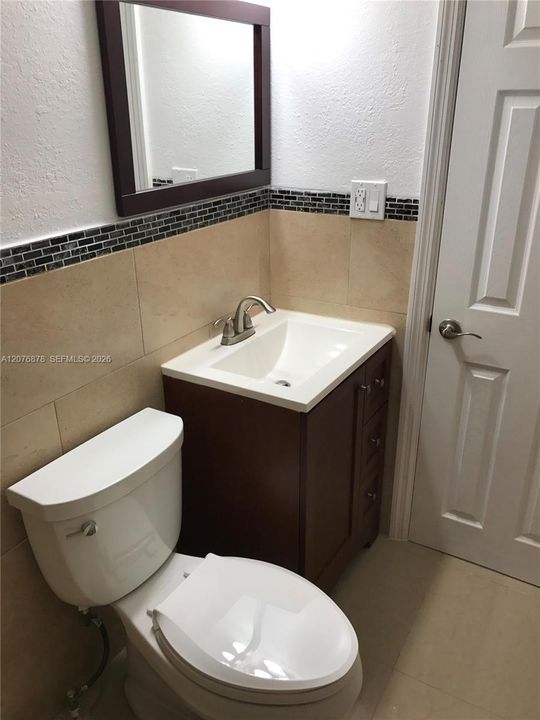 For Sale: $695,000 (5 beds, 4 baths, 1632 Square Feet)