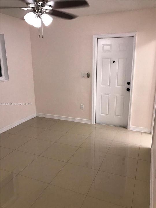 For Sale: $695,000 (5 beds, 4 baths, 1632 Square Feet)