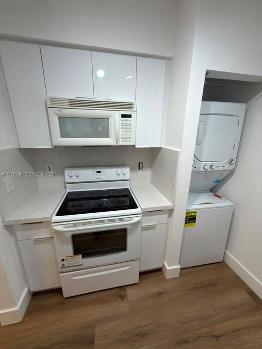 For Rent: $2,395 (1 beds, 1 baths, 673 Square Feet)