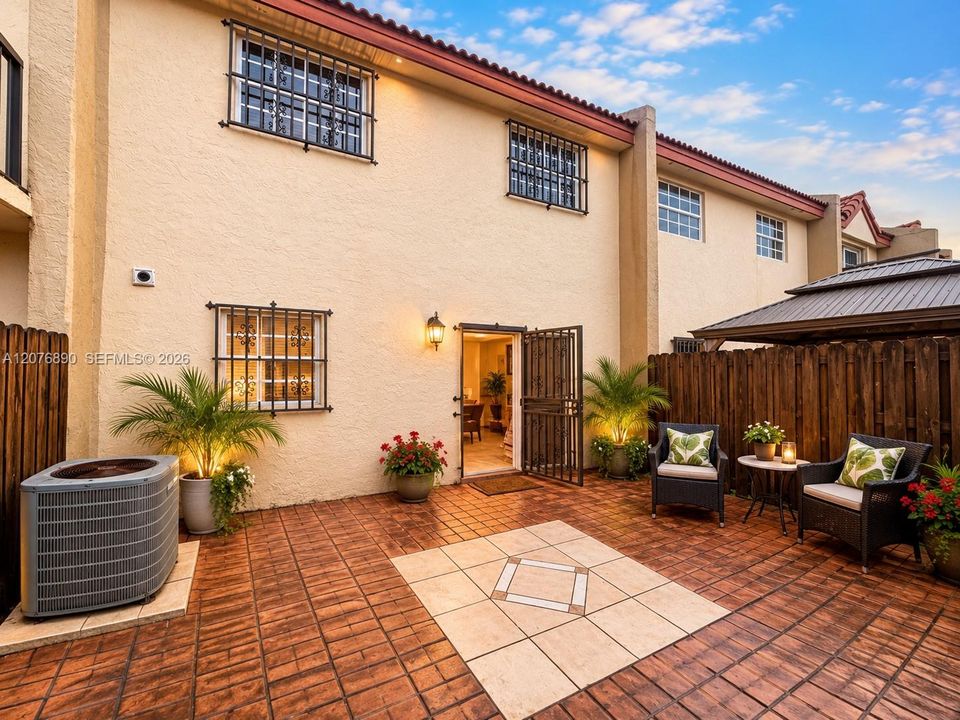 For Sale: $379,900 (3 beds, 2 baths, 1355 Square Feet)