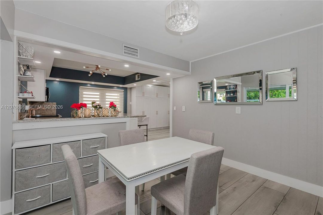На продажу: $799,999 (4 спален, 3 ванн, 1634 Квадратных фут)
