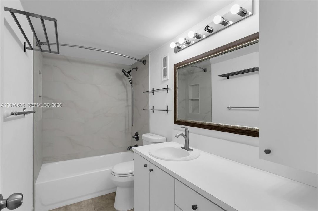For Sale: $299,900 (2 beds, 1 baths, 816 Square Feet)
