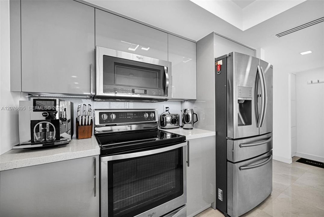 En Venta: $575,000 (2 camas, 2 baños, 1030 Pies cuadrados)