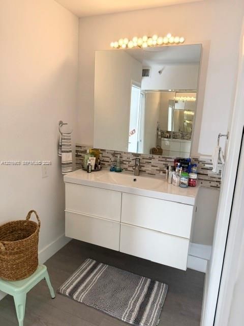For Sale: $589,000 (3 beds, 3 baths, 1446 Square Feet)