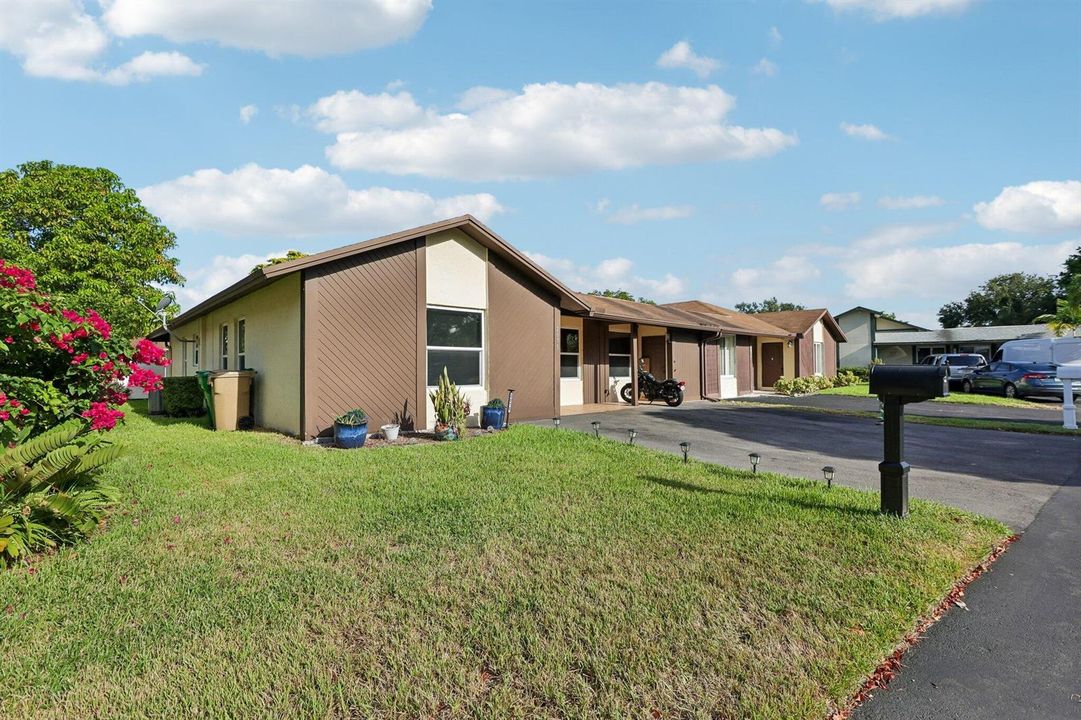 5-web-or-mls-SW 72nd Ave-S2208-005