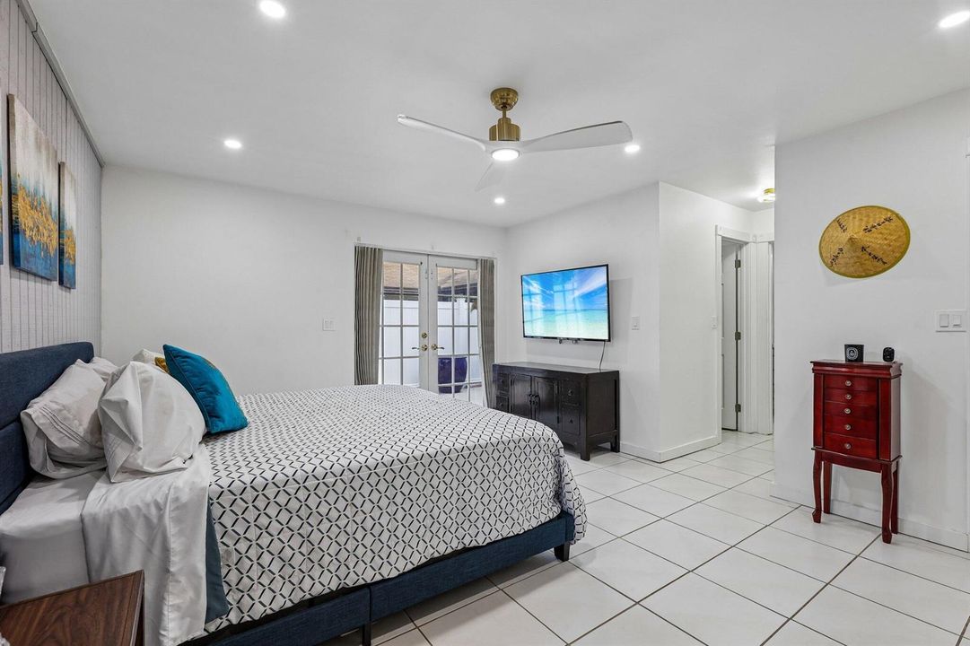 30-web-or-mls-SW 72nd Ave-S2208-030