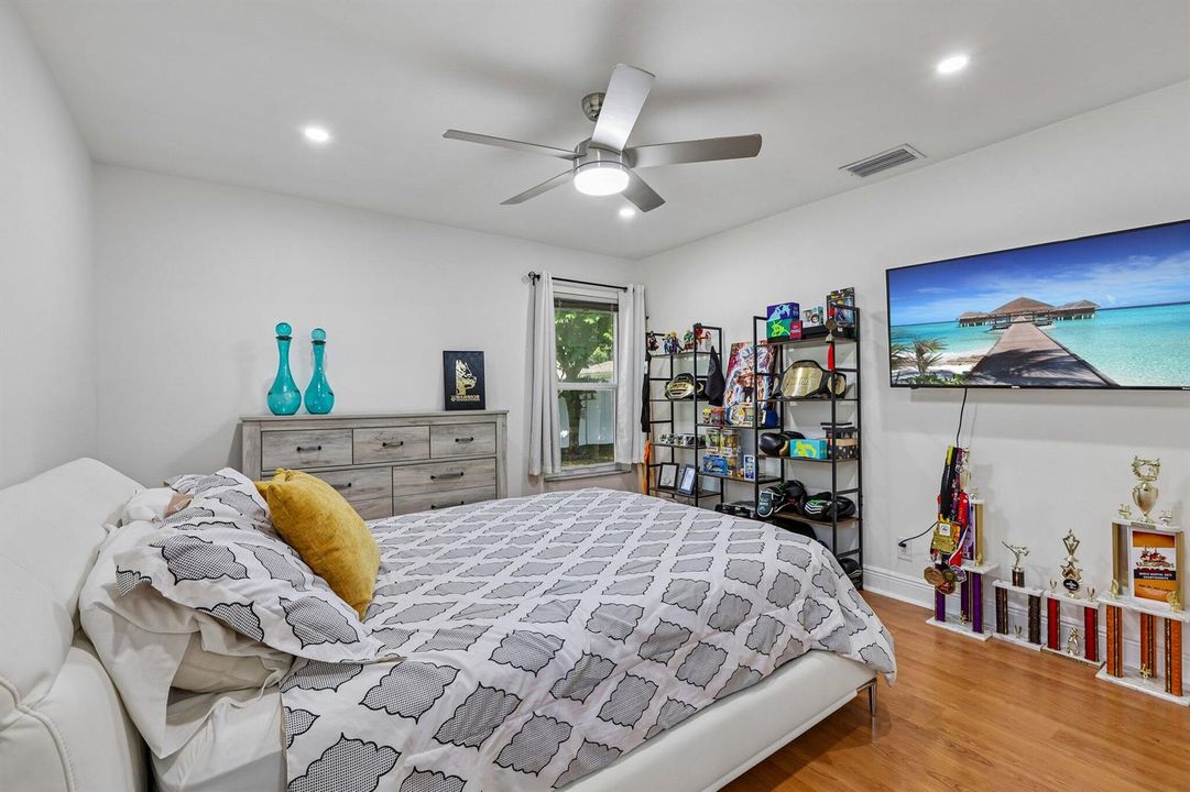 27-web-or-mls-SW 72nd Ave-S2208-027