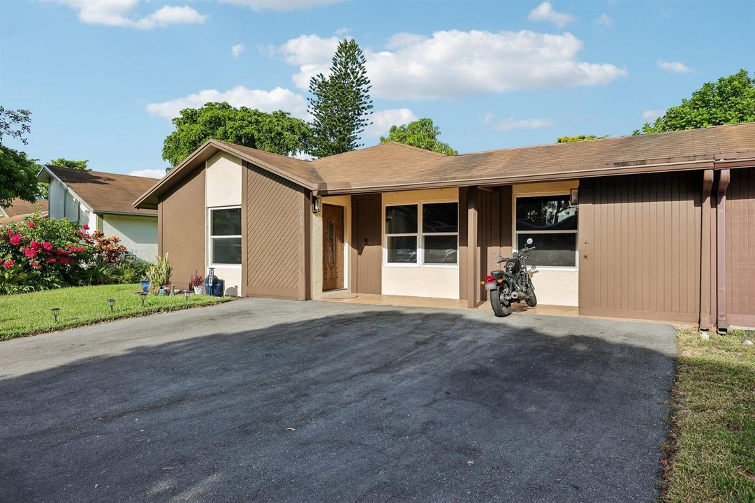 2-web-or-mls-SW 72nd Ave-S2208-002