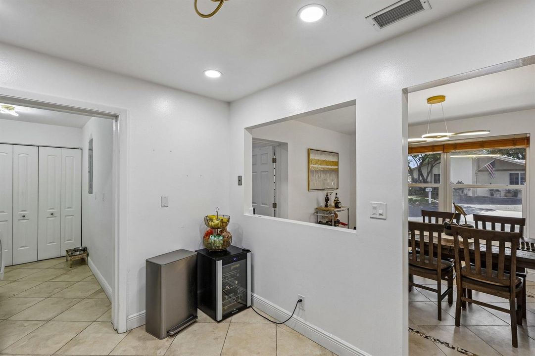 37-web-or-mls-SW 72nd Ave-S2208-037