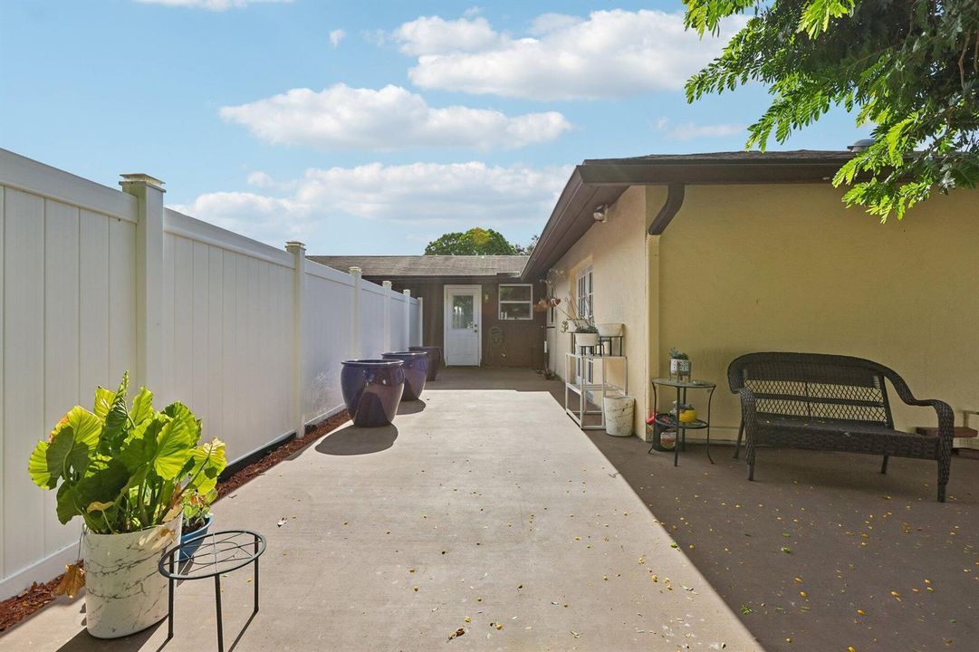42-web-or-mls-SW 72nd Ave-S2208-042