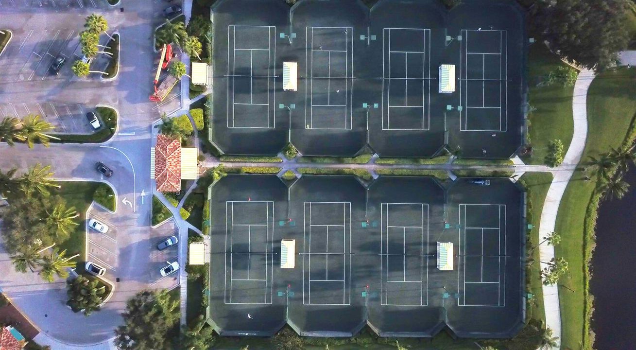 8 Har-tru Courts