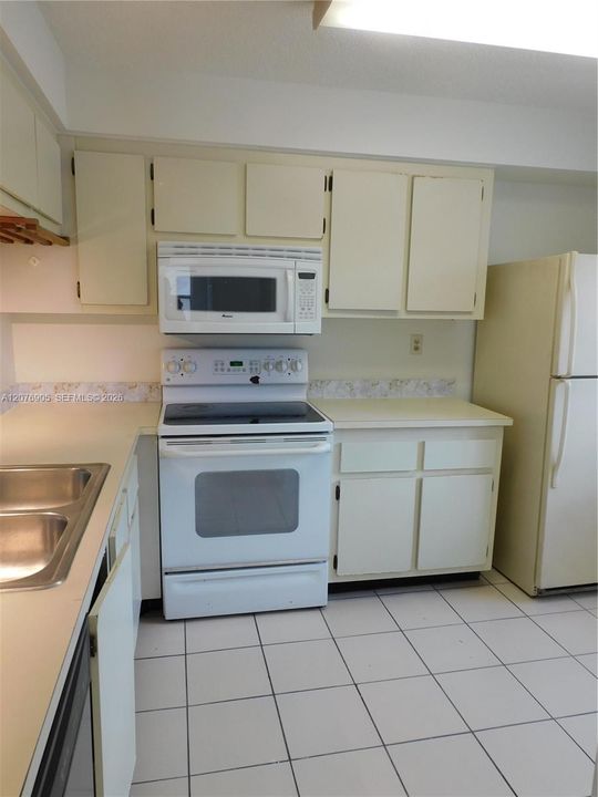 Active With Contract: $455,000 (3 beds, 2 baths, 1449 Square Feet)