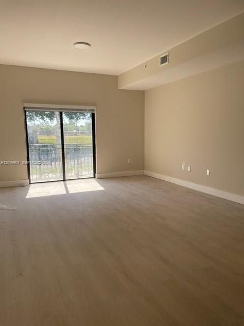 For Rent: $2,250 (2 beds, 2 baths, 1094 Square Feet)
