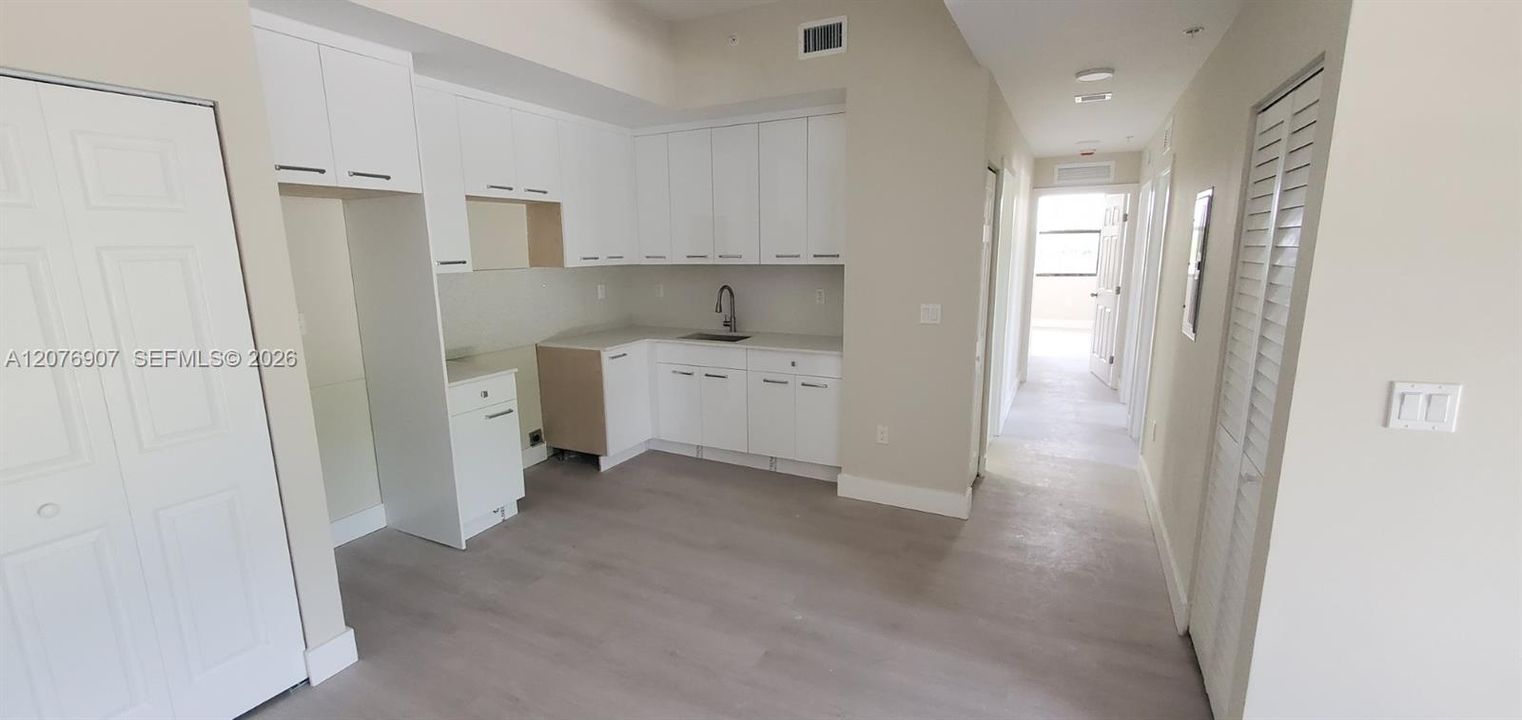 For Rent: $2,250 (2 beds, 2 baths, 1094 Square Feet)