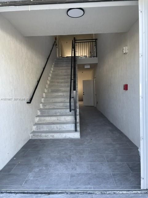 For Rent: $2,250 (2 beds, 2 baths, 1094 Square Feet)