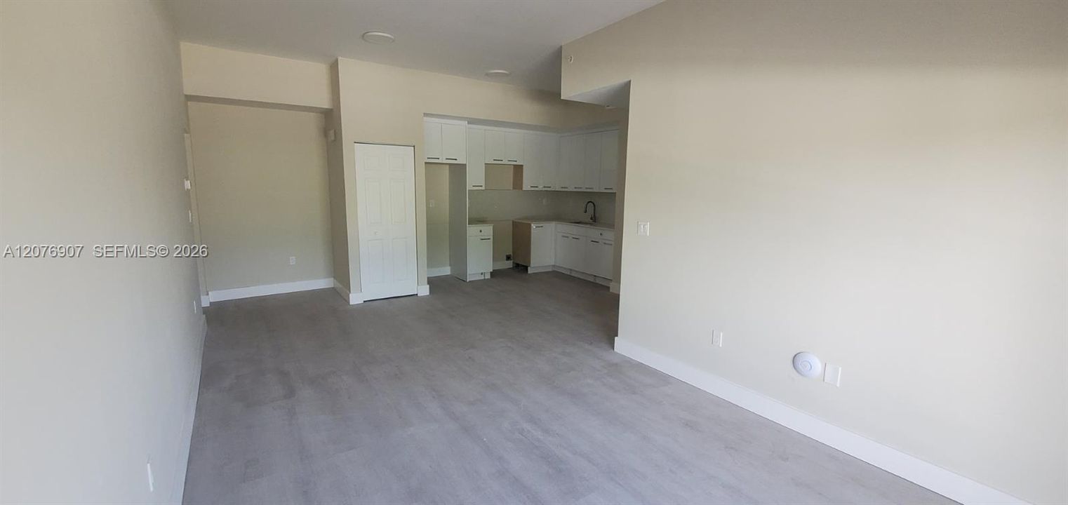 For Rent: $2,250 (2 beds, 2 baths, 1094 Square Feet)