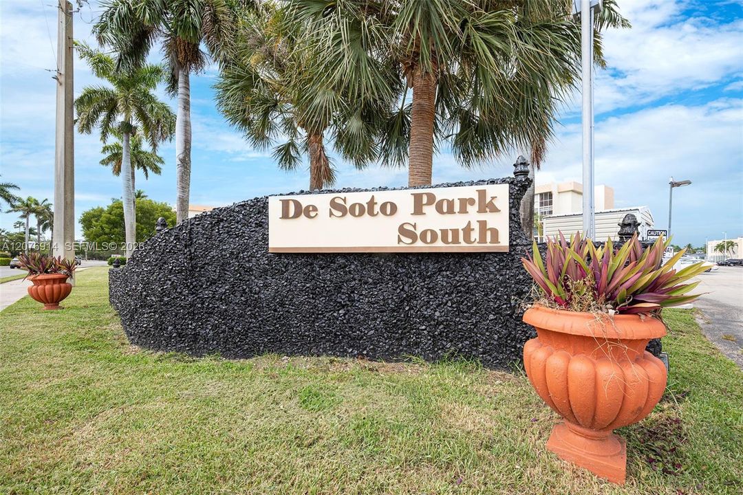 For Rent: $2,500 (2 beds, 2 baths, 924 Square Feet)