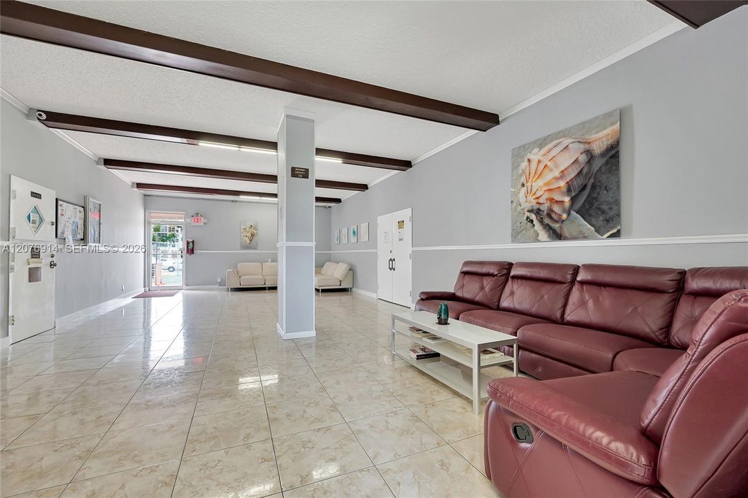 For Rent: $2,500 (2 beds, 2 baths, 924 Square Feet)