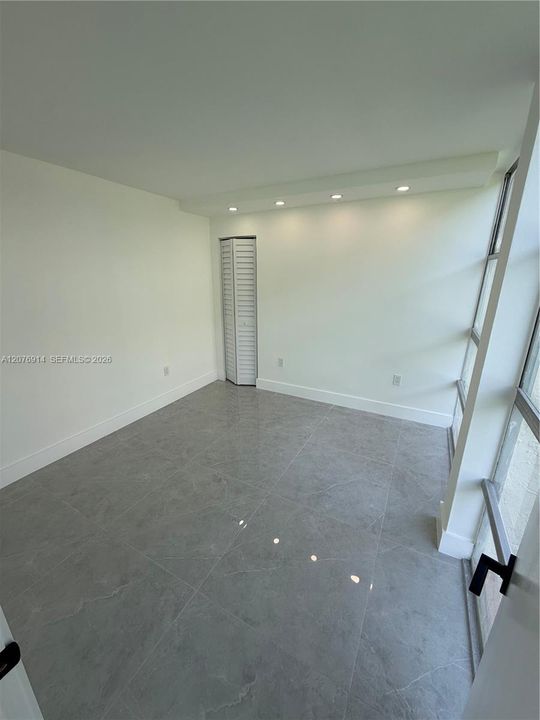 For Rent: $2,500 (2 beds, 2 baths, 924 Square Feet)