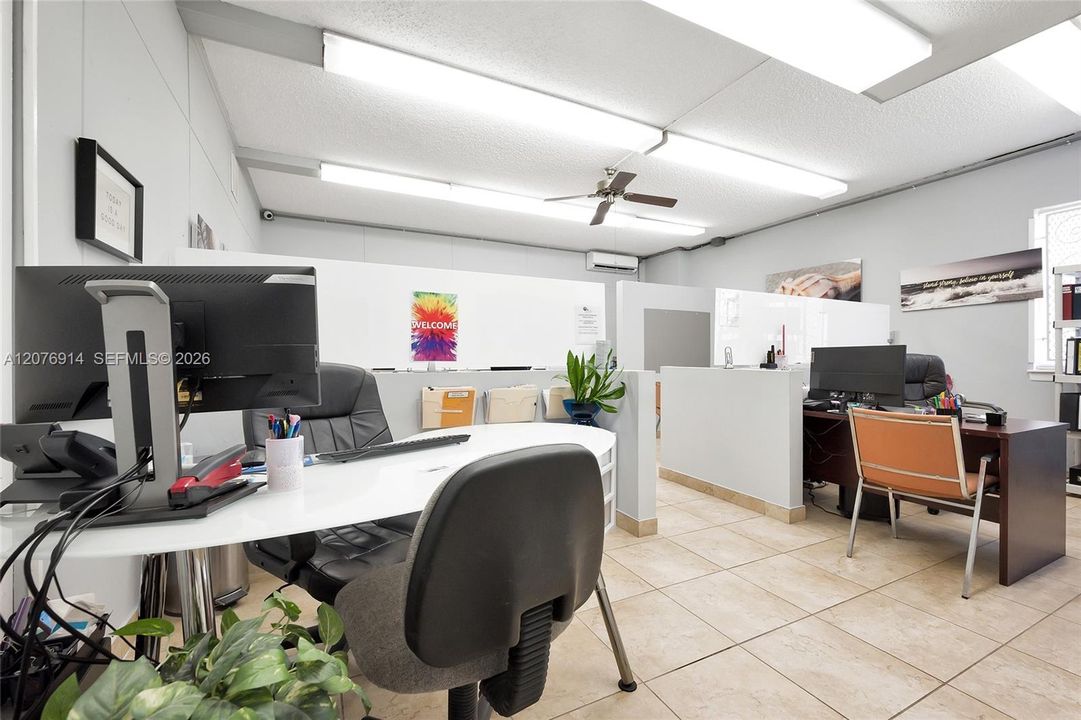 For Rent: $2,500 (2 beds, 2 baths, 924 Square Feet)