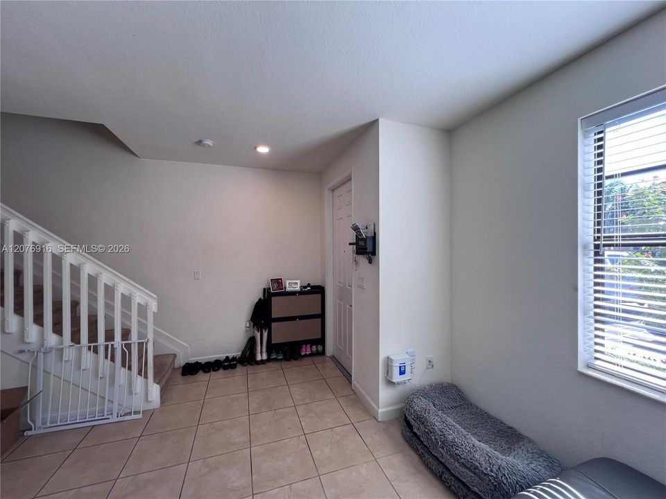 For Rent: $2,975 (2 beds, 2 baths, 1441 Square Feet)