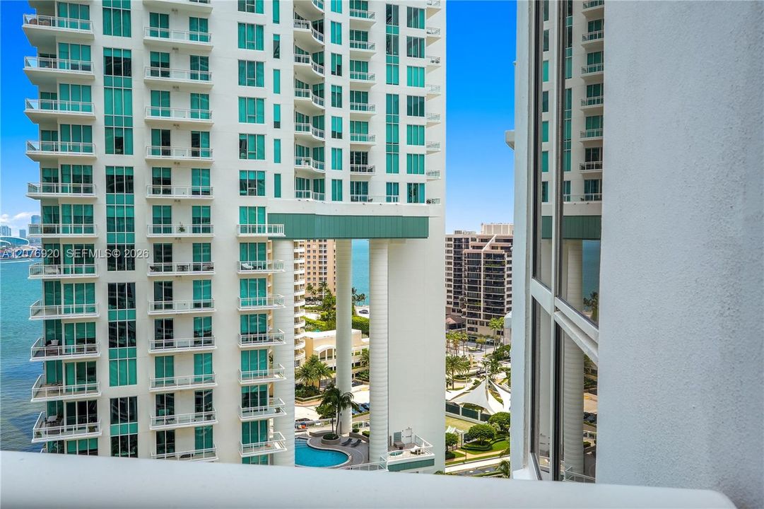 For Sale: $1,995,000 (2 beds, 2 baths, 1784 Square Feet)