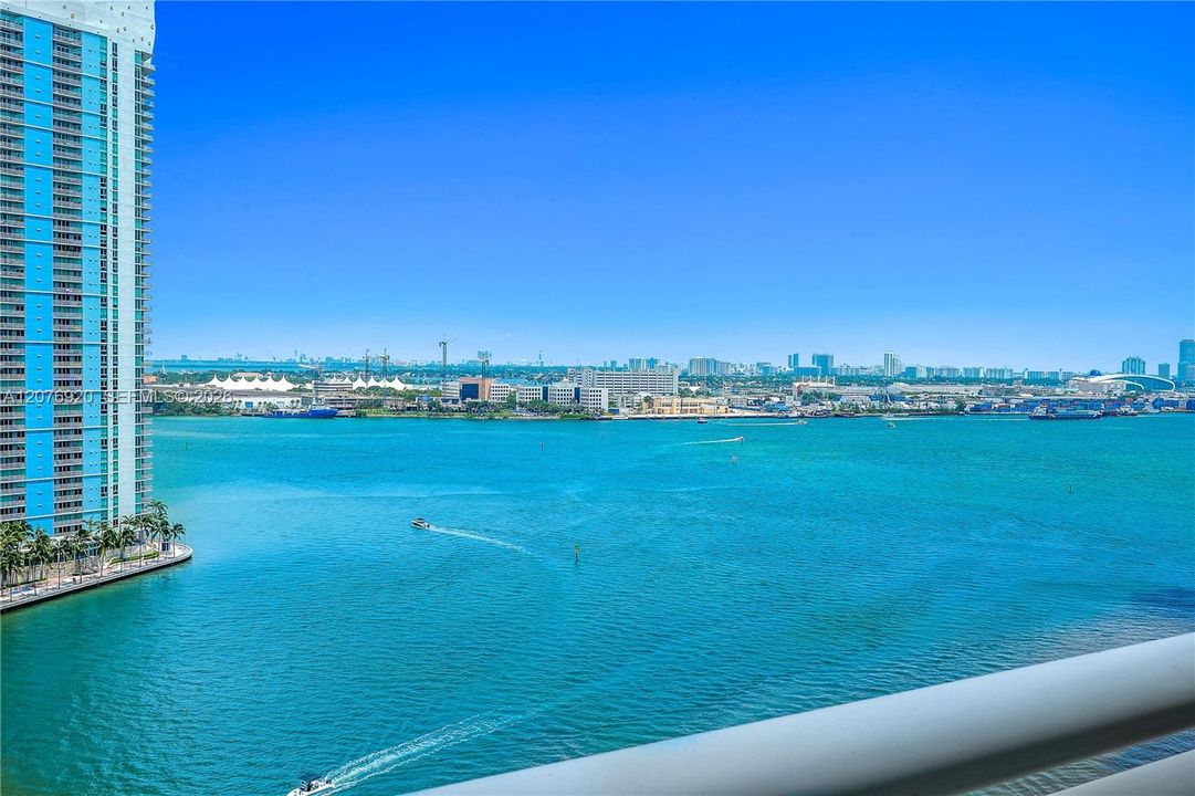 For Sale: $1,995,000 (2 beds, 2 baths, 1784 Square Feet)