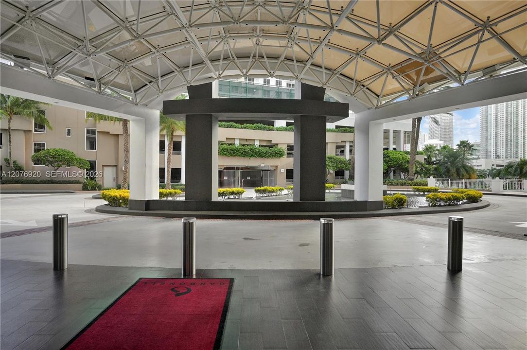 For Sale: $1,995,000 (2 beds, 2 baths, 1784 Square Feet)