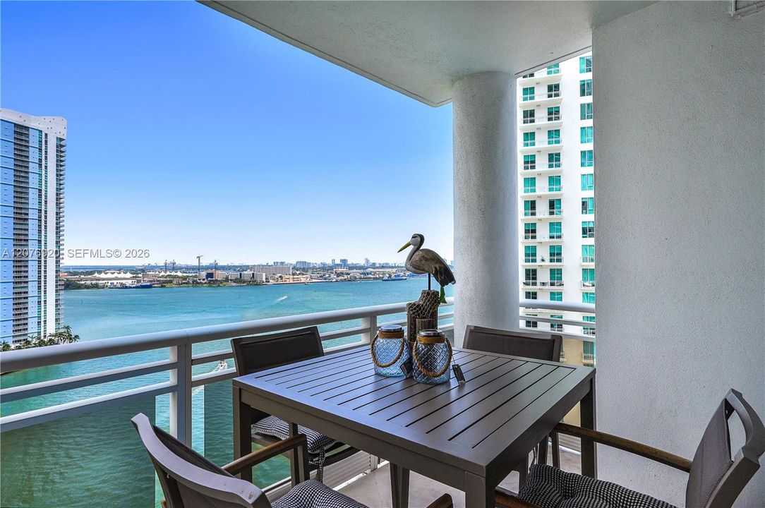 For Sale: $1,995,000 (2 beds, 2 baths, 1784 Square Feet)