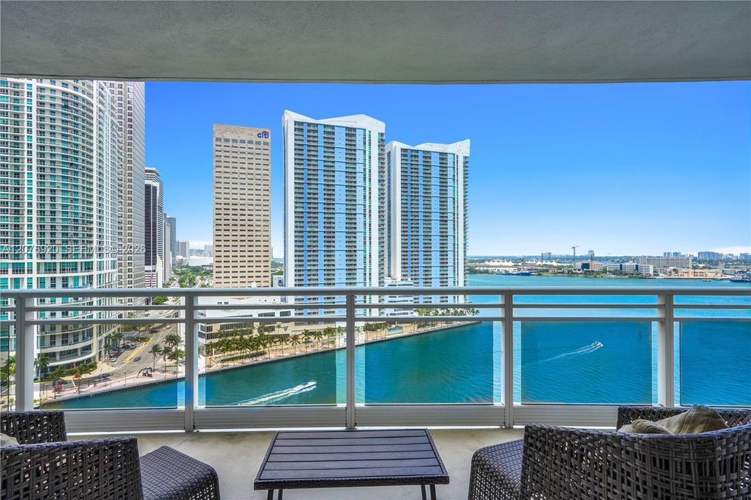For Sale: $1,995,000 (2 beds, 2 baths, 1784 Square Feet)