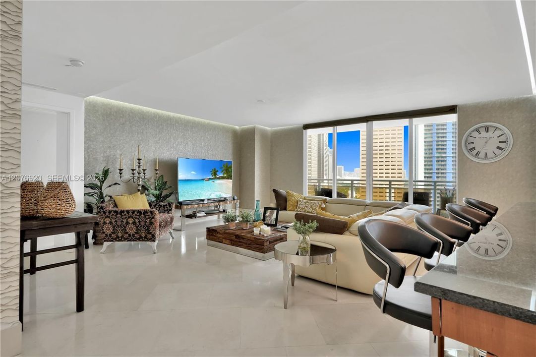 For Sale: $1,995,000 (2 beds, 2 baths, 1784 Square Feet)
