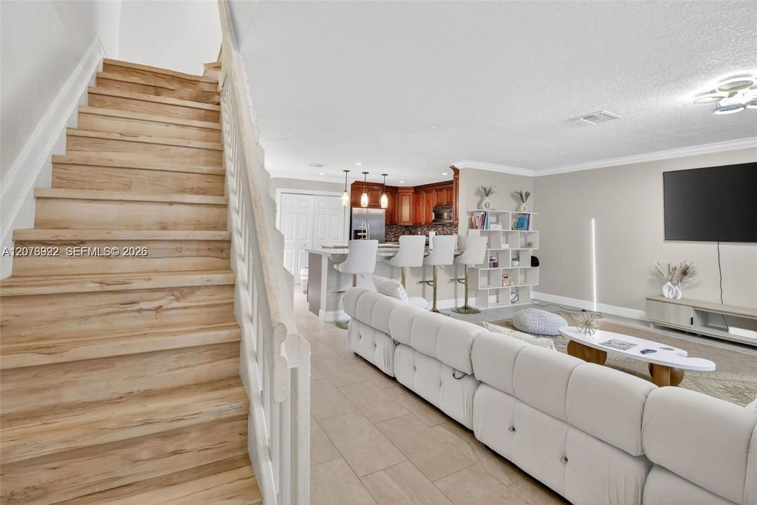 En Venta: $450,000 (3 camas, 2 baños, 1596 Pies cuadrados)