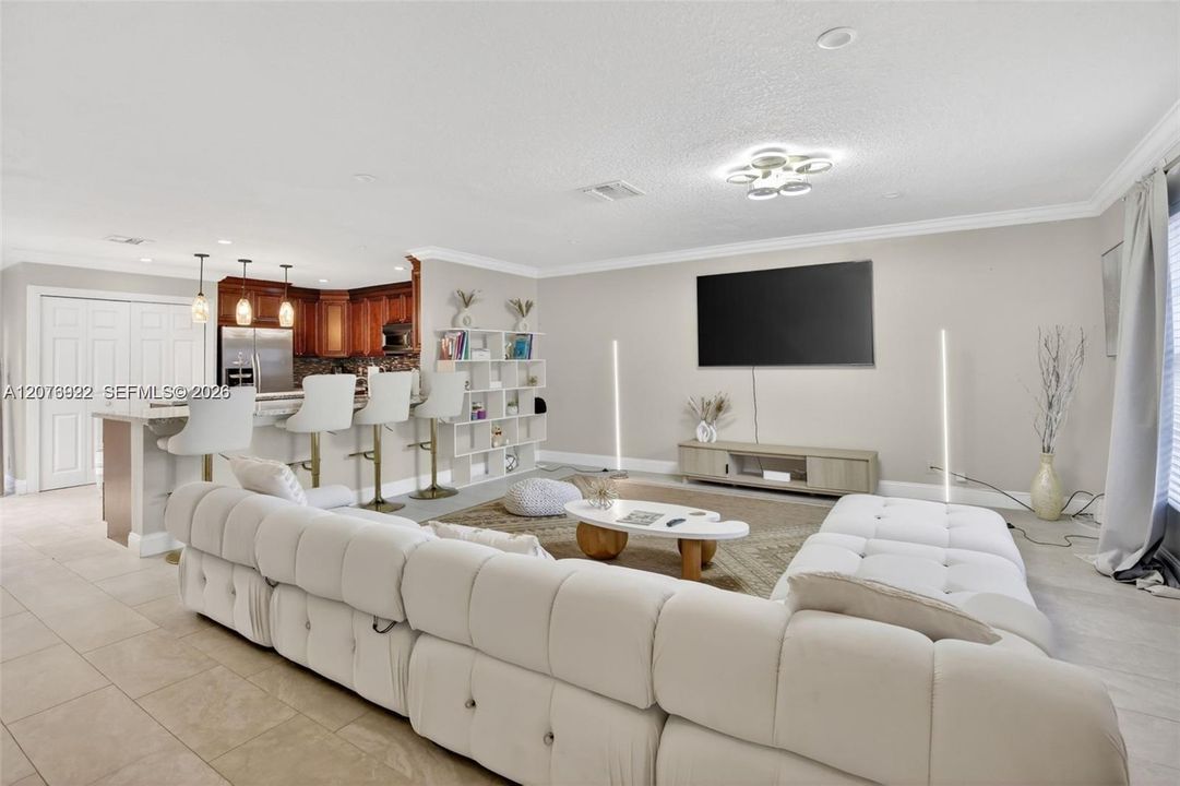 En Venta: $450,000 (3 camas, 2 baños, 1596 Pies cuadrados)
