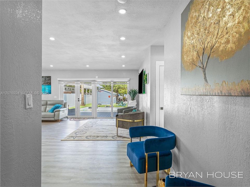 En Venta: $1,790,900 (4 camas, 2 baños, 1379 Pies cuadrados)