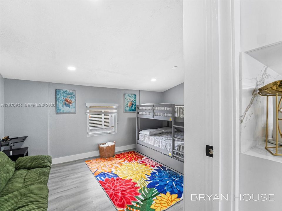 En Venta: $1,790,900 (4 camas, 2 baños, 1379 Pies cuadrados)