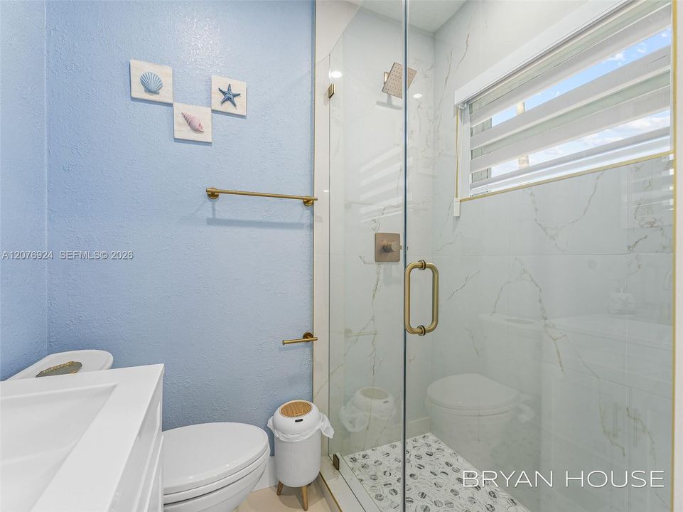 En Venta: $1,790,900 (4 camas, 2 baños, 1379 Pies cuadrados)