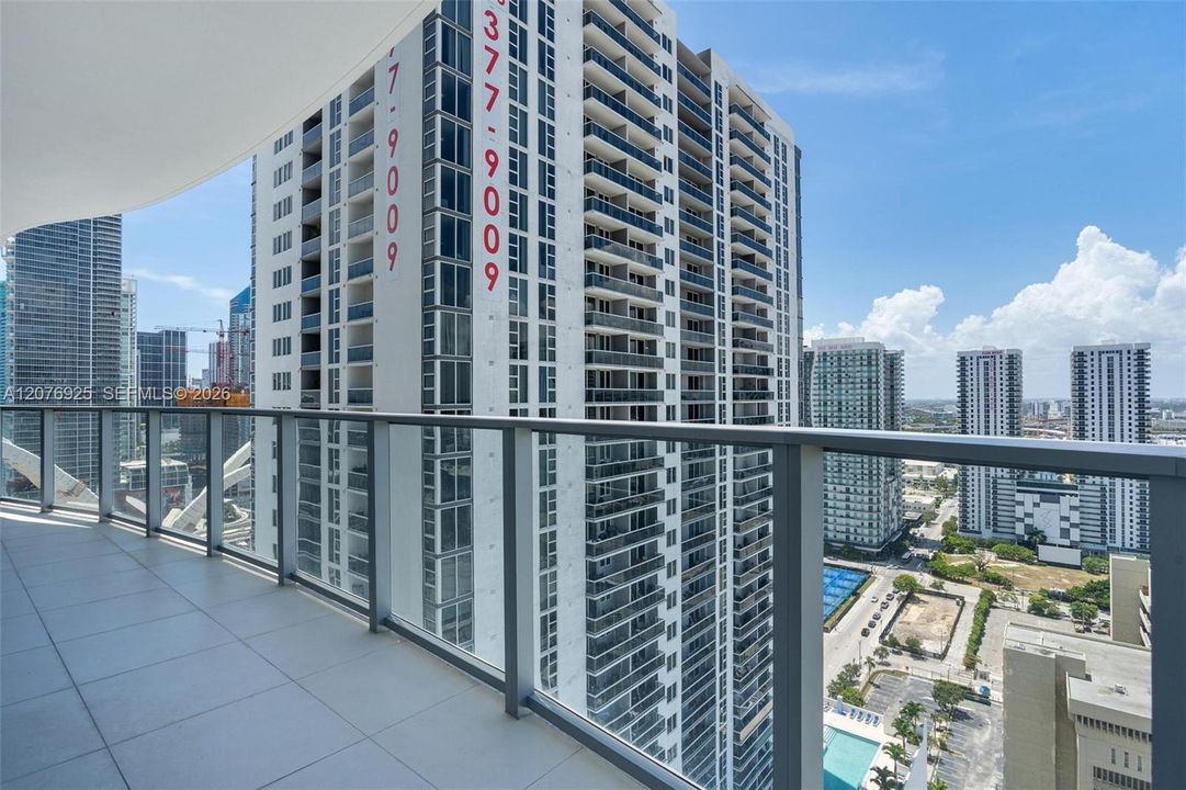 For Rent: $5,500 (1 beds, 1 baths, 711 Square Feet)