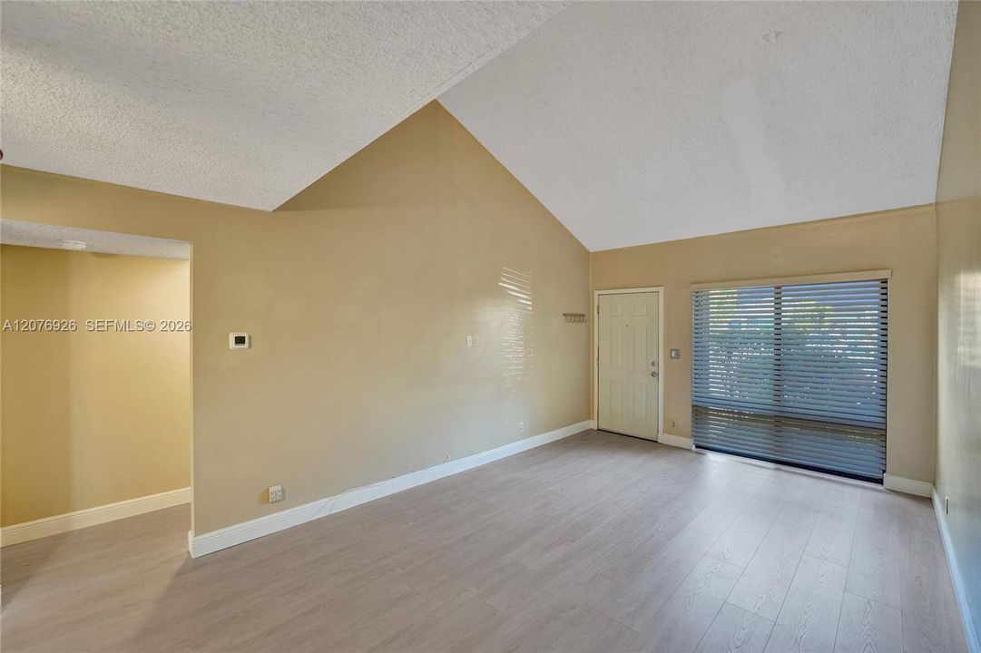 For Rent: $2,900 (3 beds, 2 baths, 1508 Square Feet)